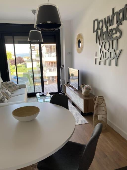 Precioso Apartamento Con Terraza Y Piscina En Portonovo-Sanxenxo エクステリア 写真