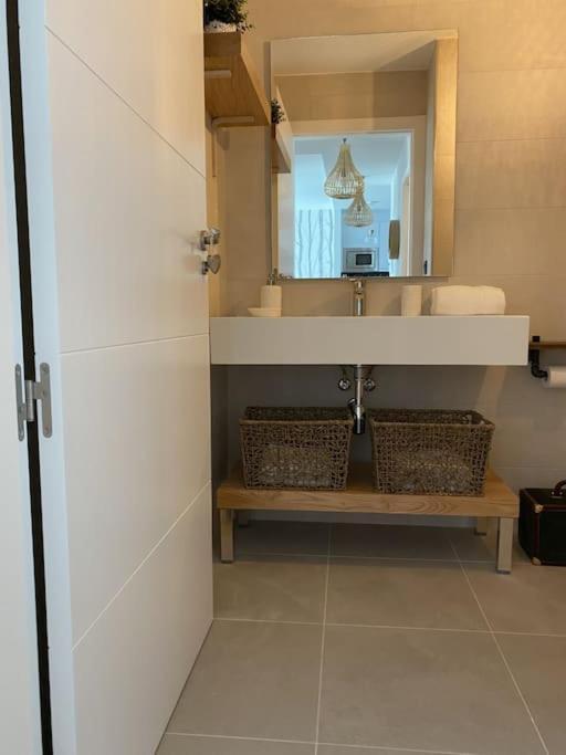 Precioso Apartamento Con Terraza Y Piscina En Portonovo-Sanxenxo エクステリア 写真